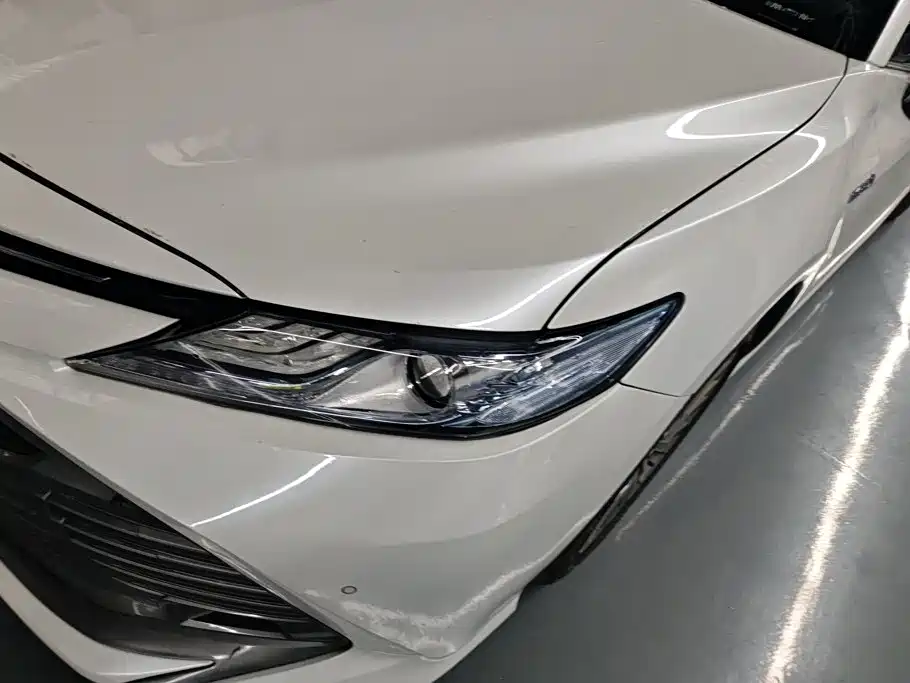 Toyota Camry — фото 5