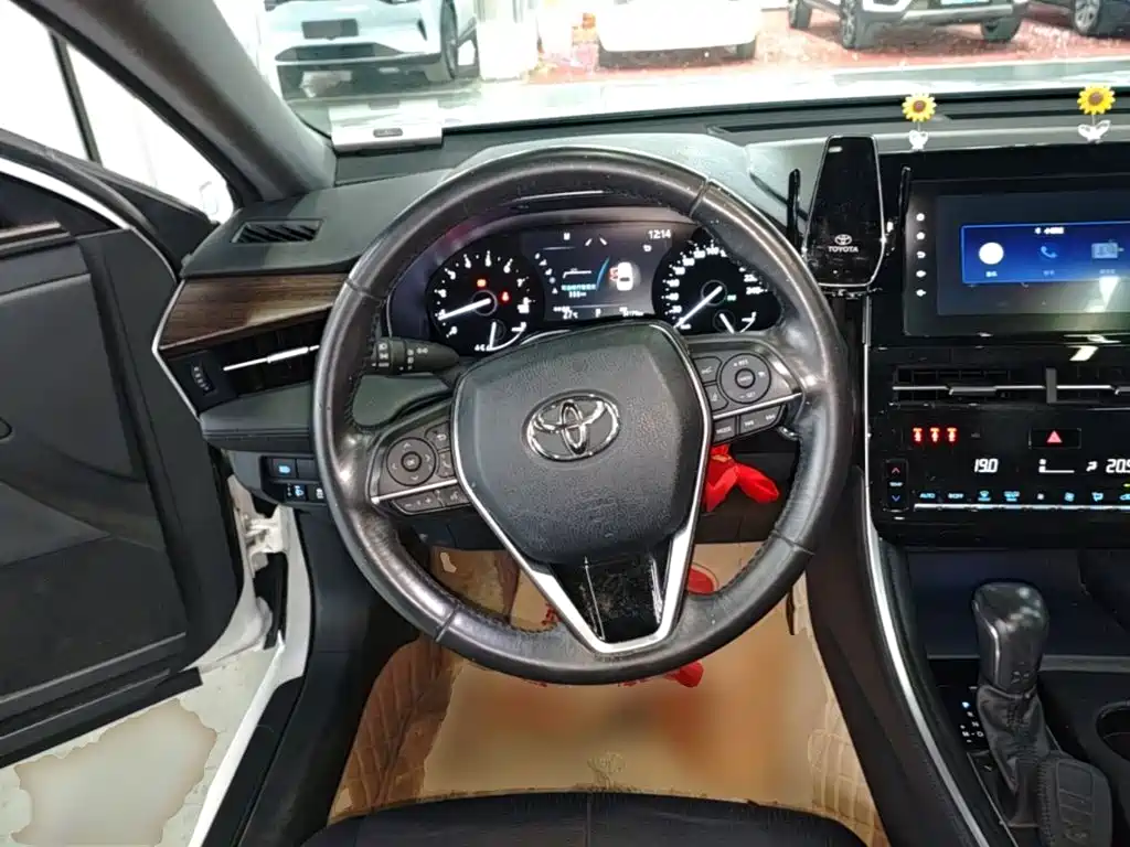 Toyota Avalon — фото 11