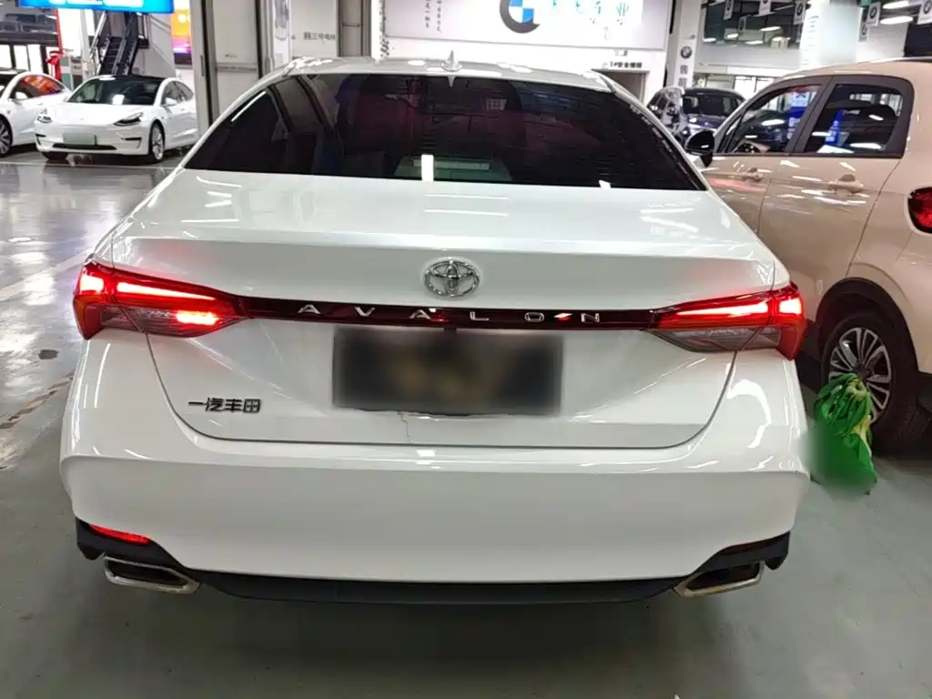 Toyota Avalon — фото 6