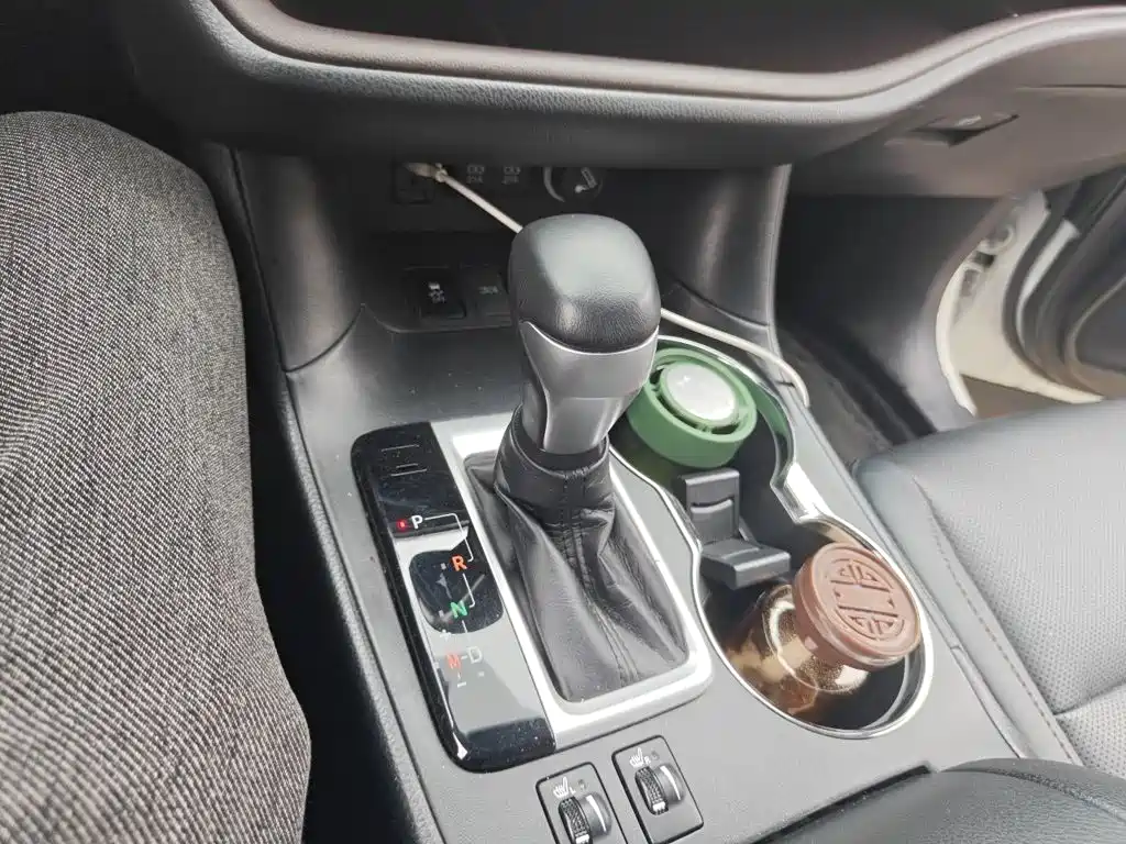 Toyota Highlander — фото 10