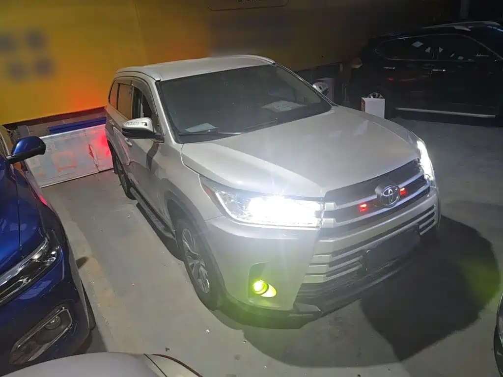 Toyota Highlander — фото 22