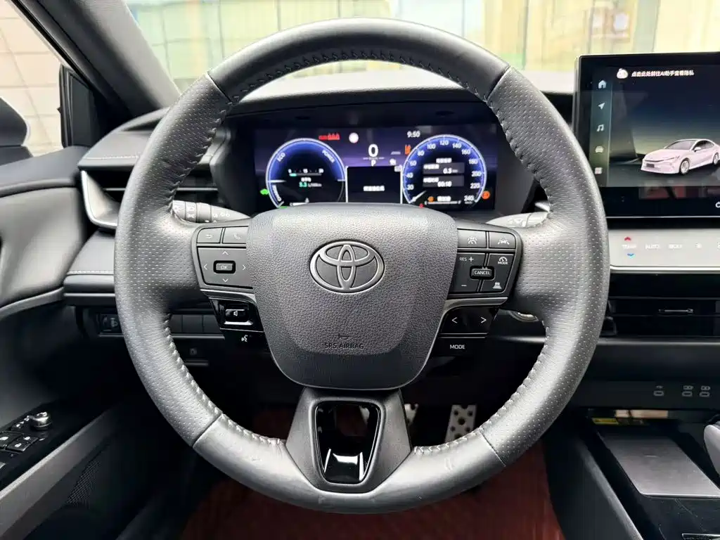 Toyota Camry — фото 3