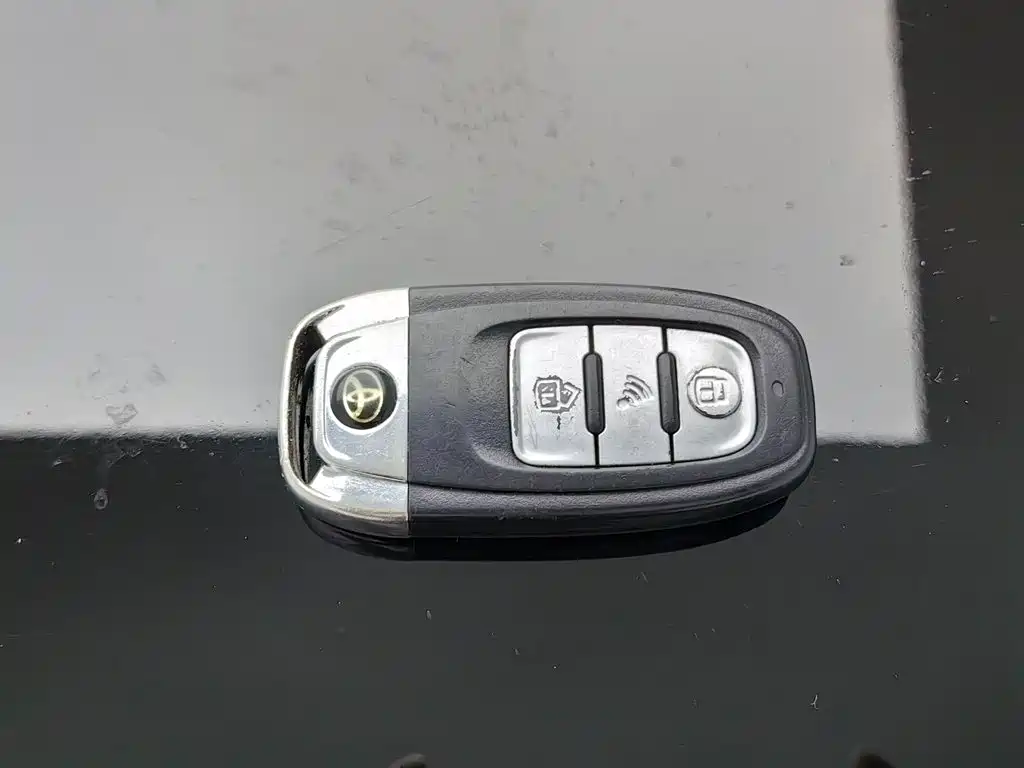 Toyota Prado (Import) — фото 11
