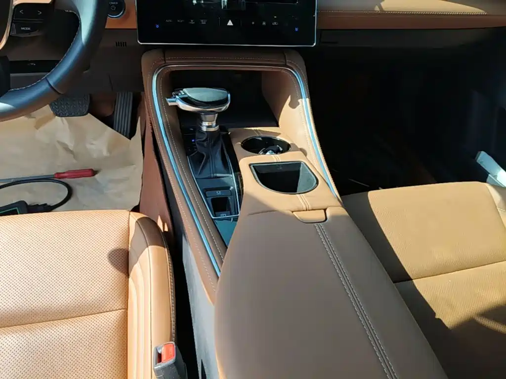 Toyota Avalon — фото 14