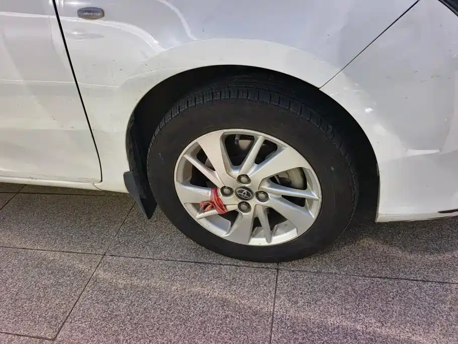 Toyota Yaris L — фото 6