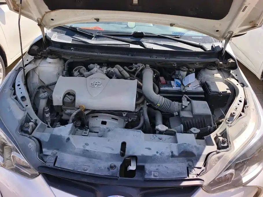 Toyota Yaris L — фото 10
