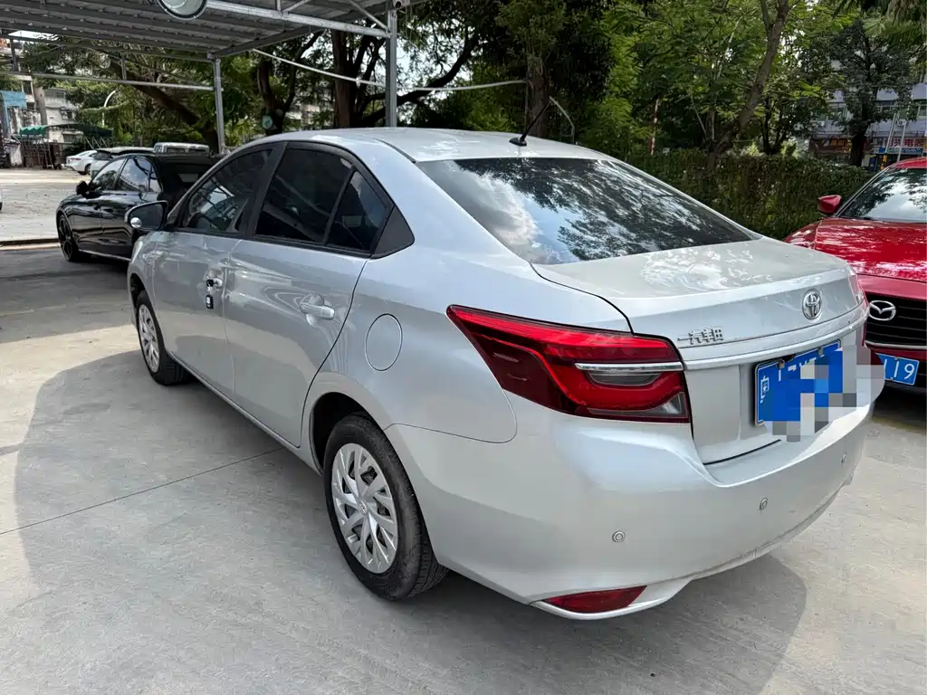 Toyota Vios — фото 3