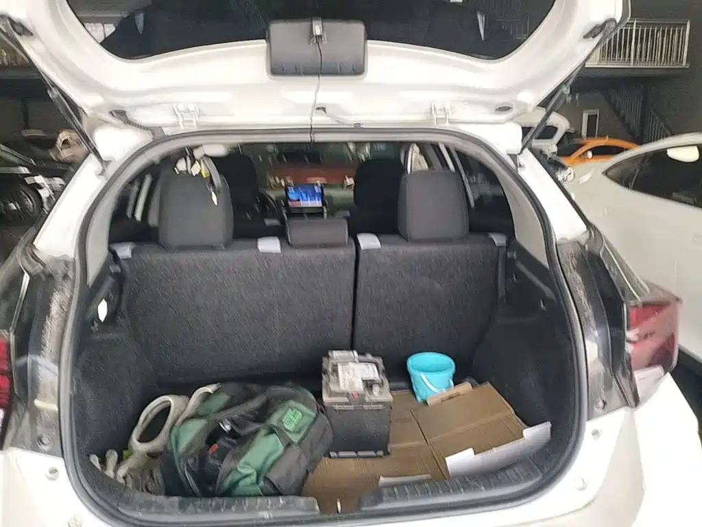 Toyota Yaris L — фото 19