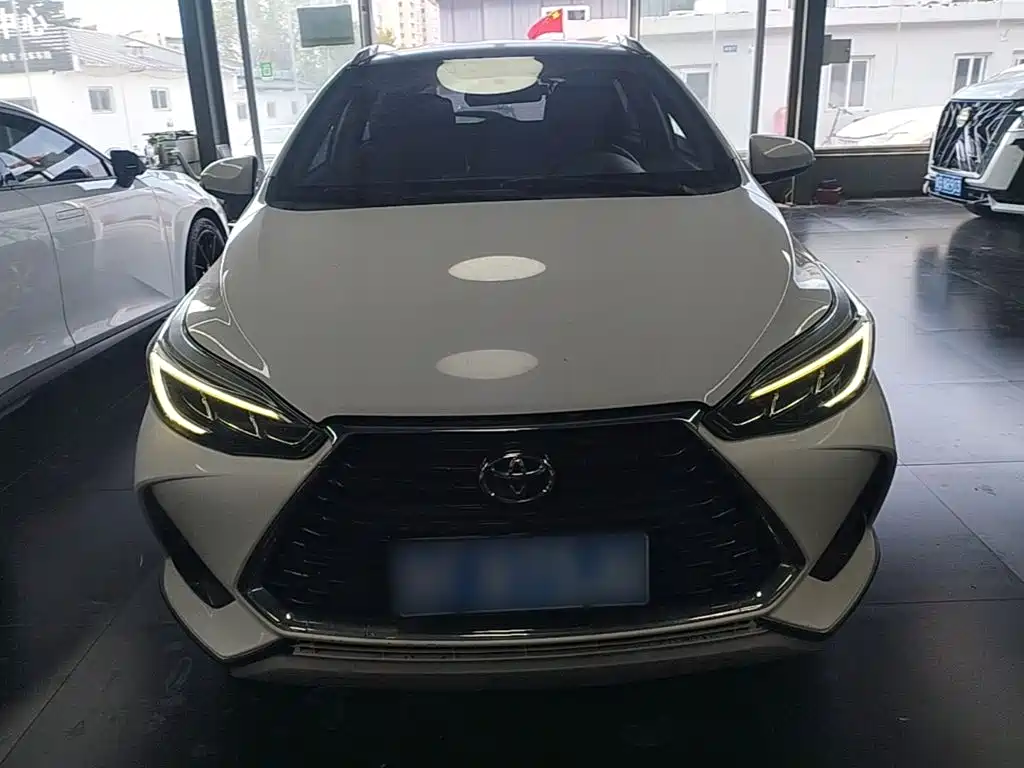 Toyota Yaris L — фото 3