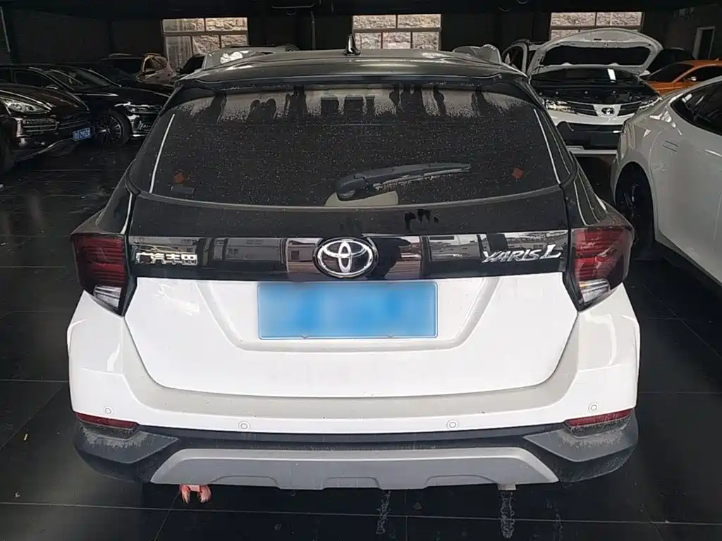 Toyota Yaris L — фото 6