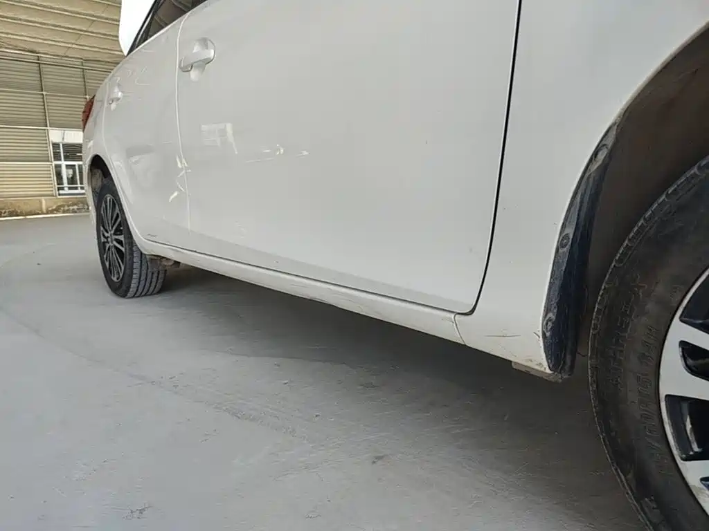 Toyota Yaris L — фото 21