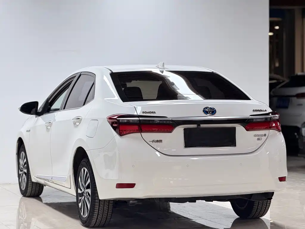 Toyota Corolla — фото 6