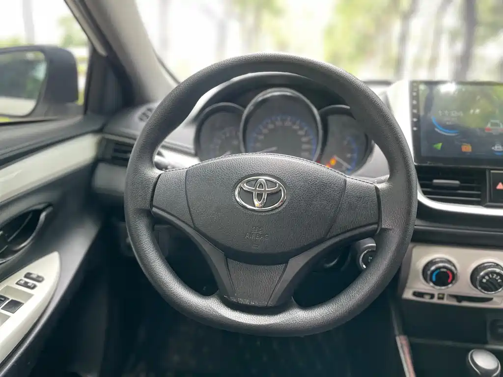 Toyota Vios — фото 13