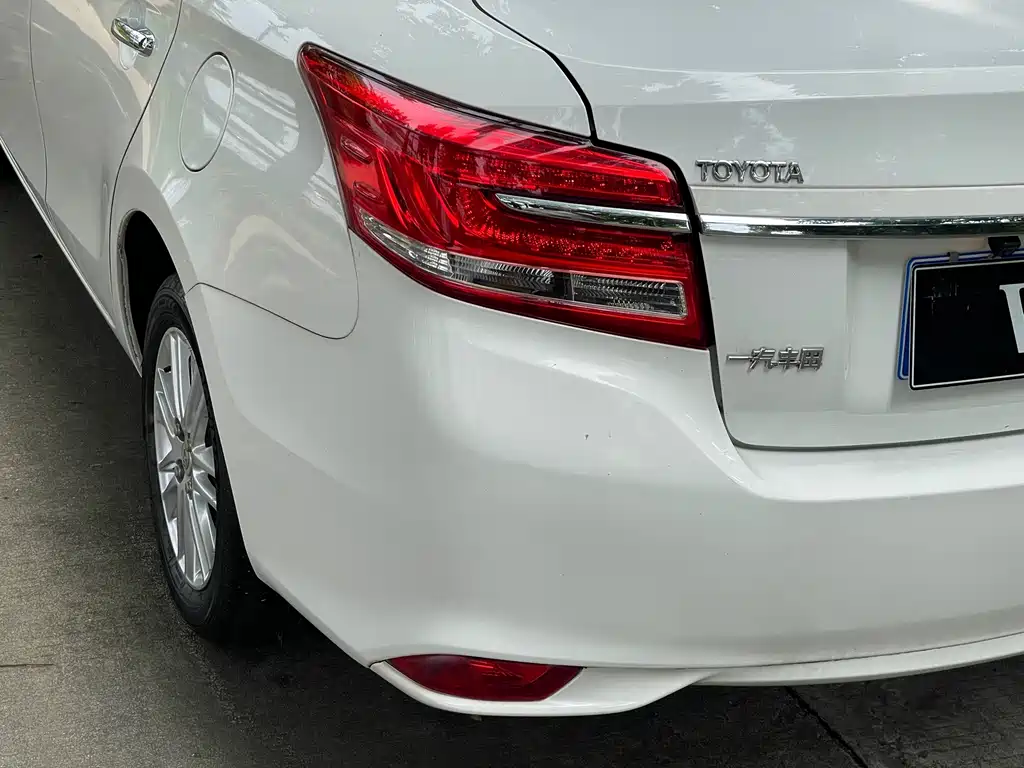 Toyota Vios — фото 18