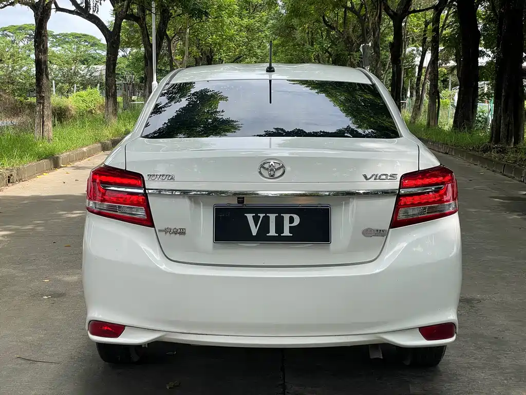 Toyota Vios — фото 19