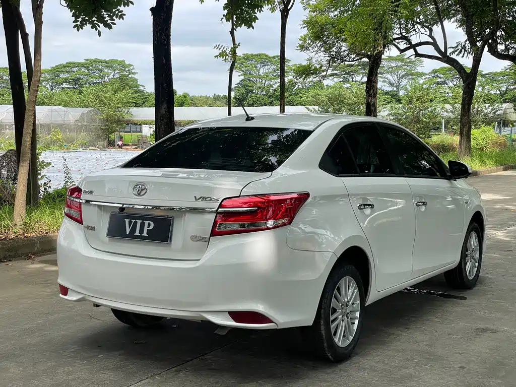 Toyota Vios — фото 21