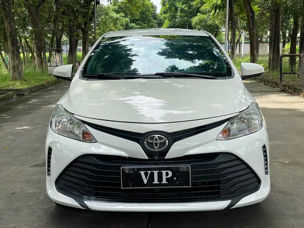 Toyota Vios — фото 4