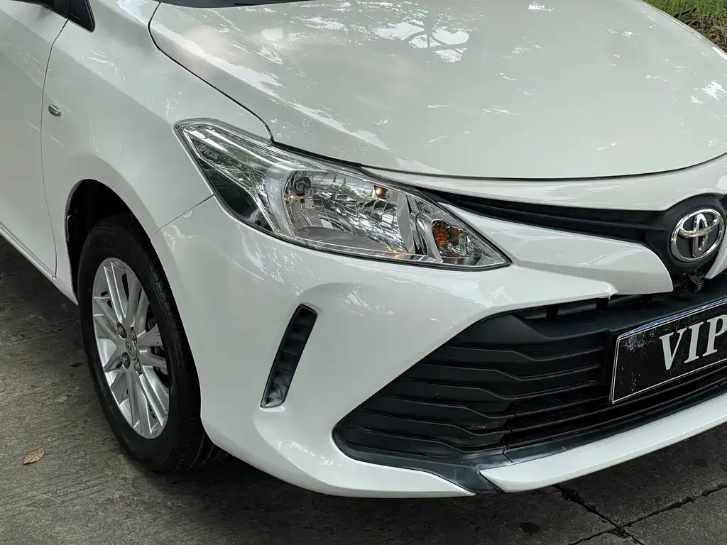 Toyota Vios — фото 5