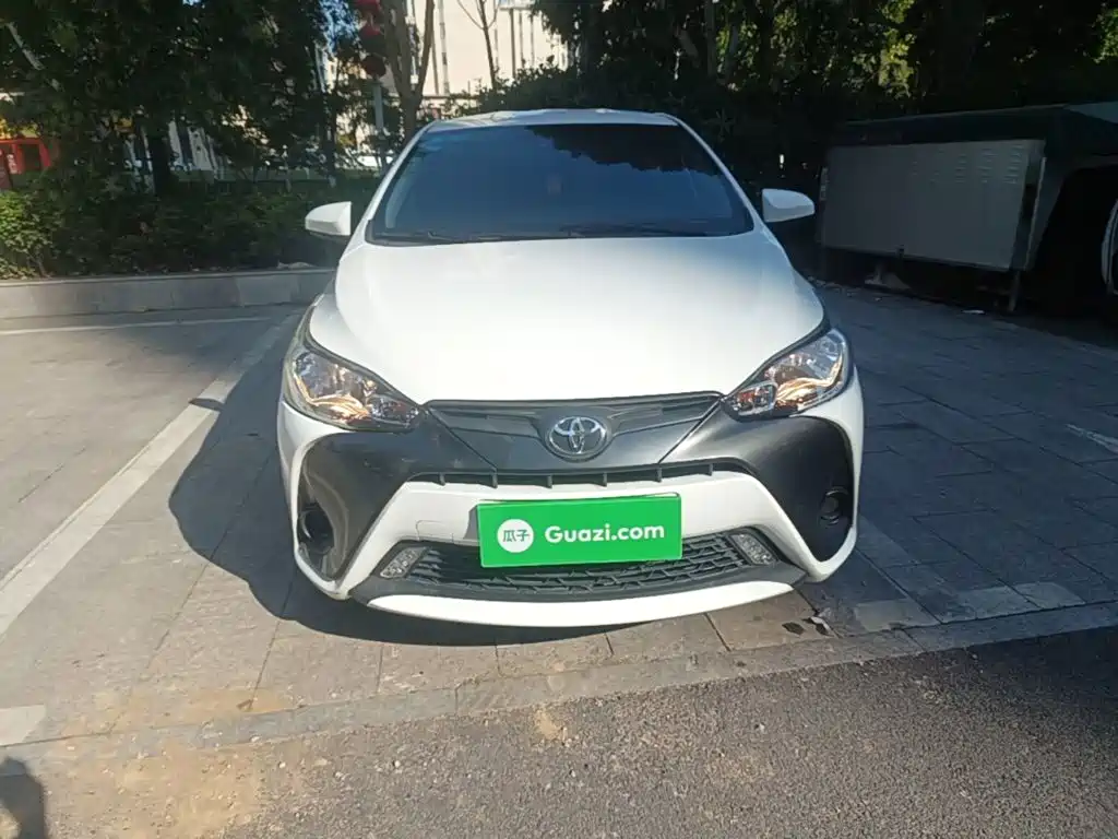 Toyota Yaris L — фото 3