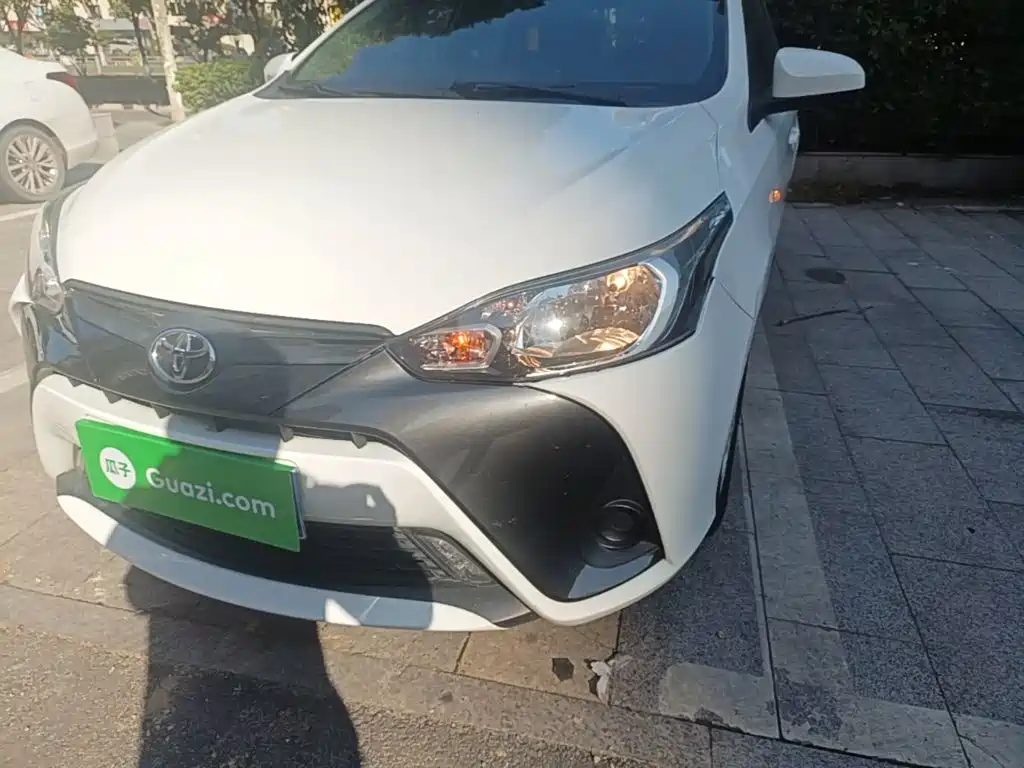 Toyota Yaris L — фото 24