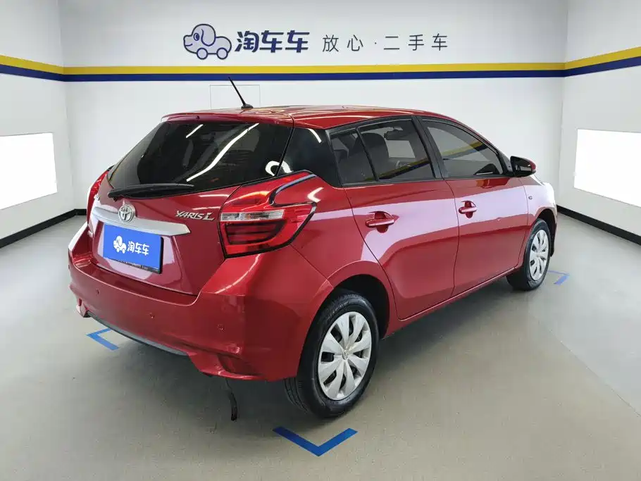 Toyota Yaris L — фото 3