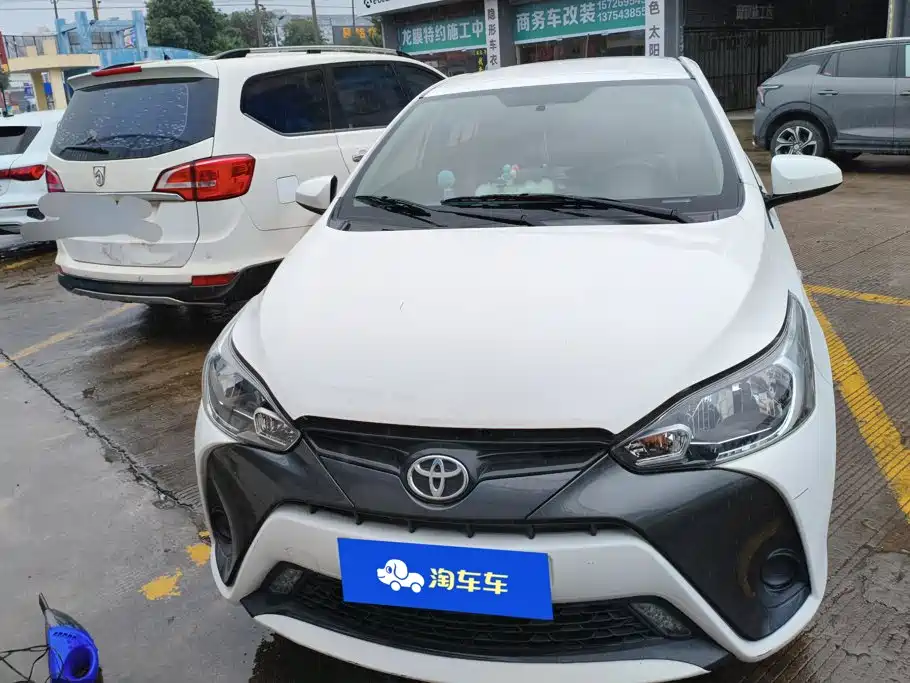 Toyota Yaris L — фото 2
