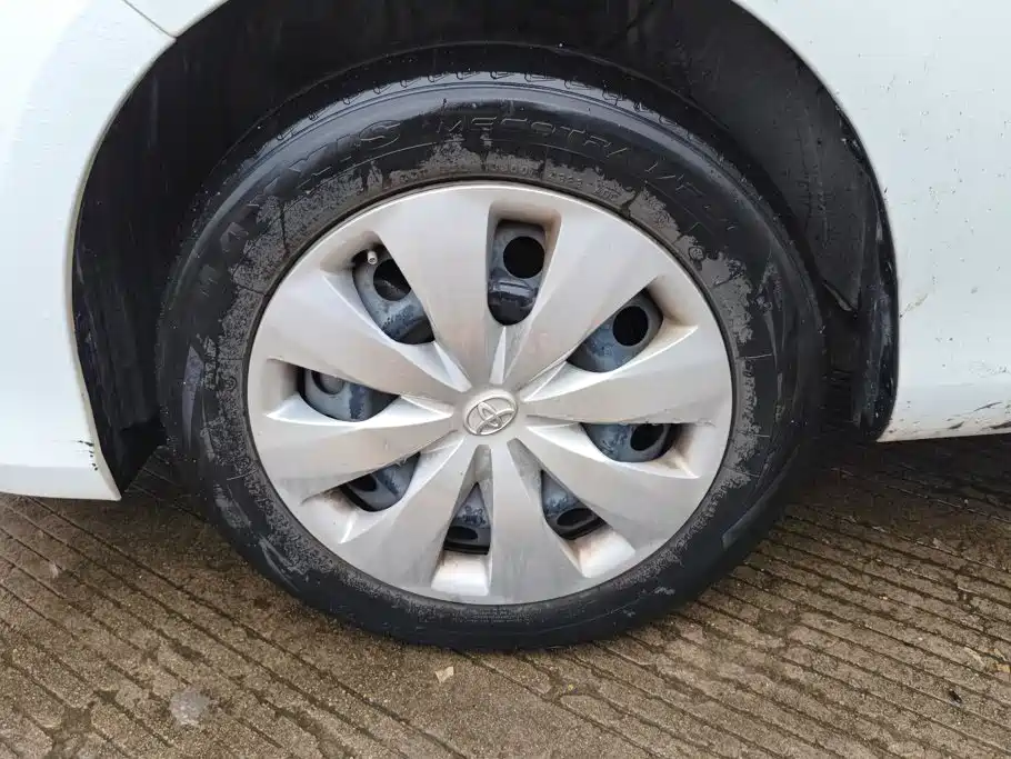 Toyota Yaris L — фото 6
