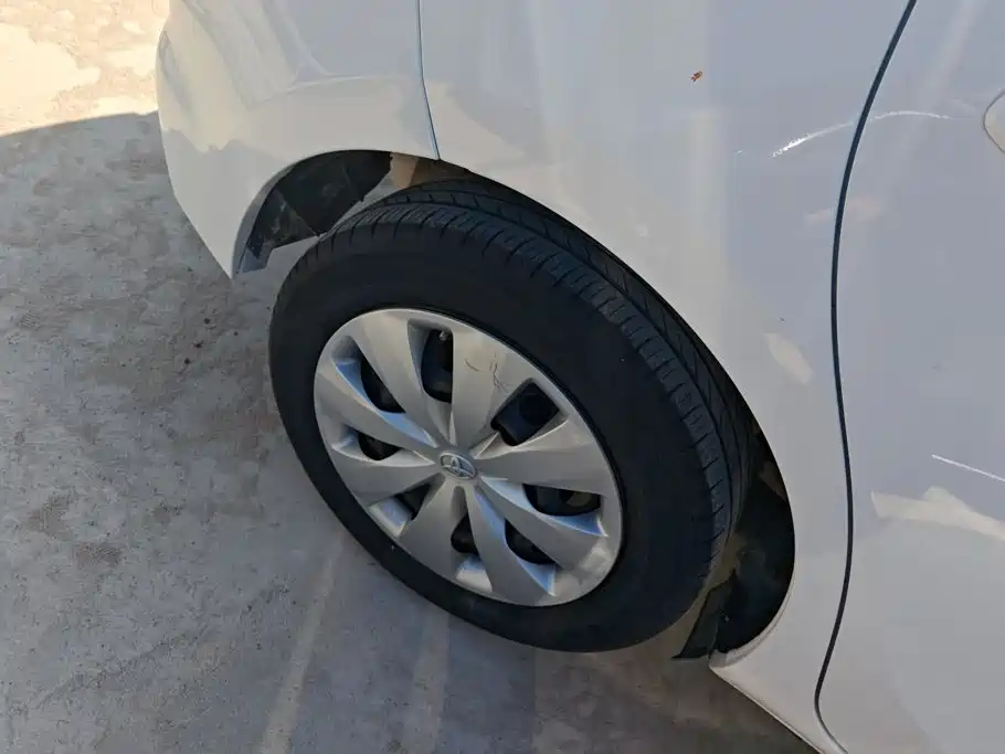 Toyota Yaris L — фото 6