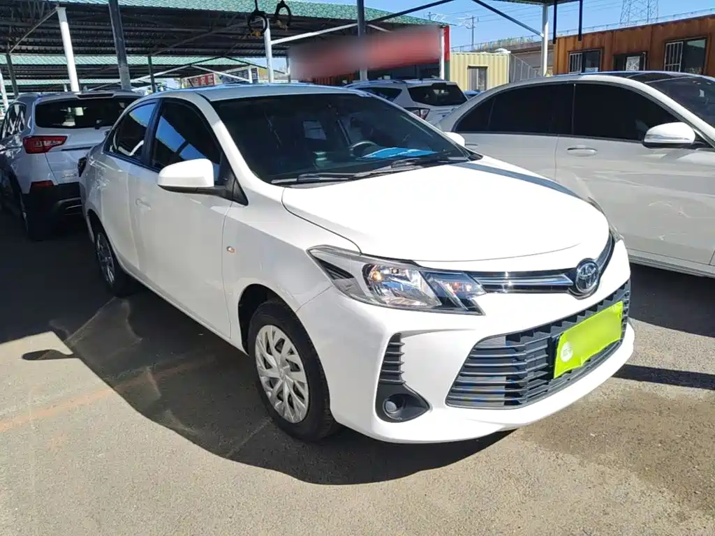 Toyota Vios — фото 4