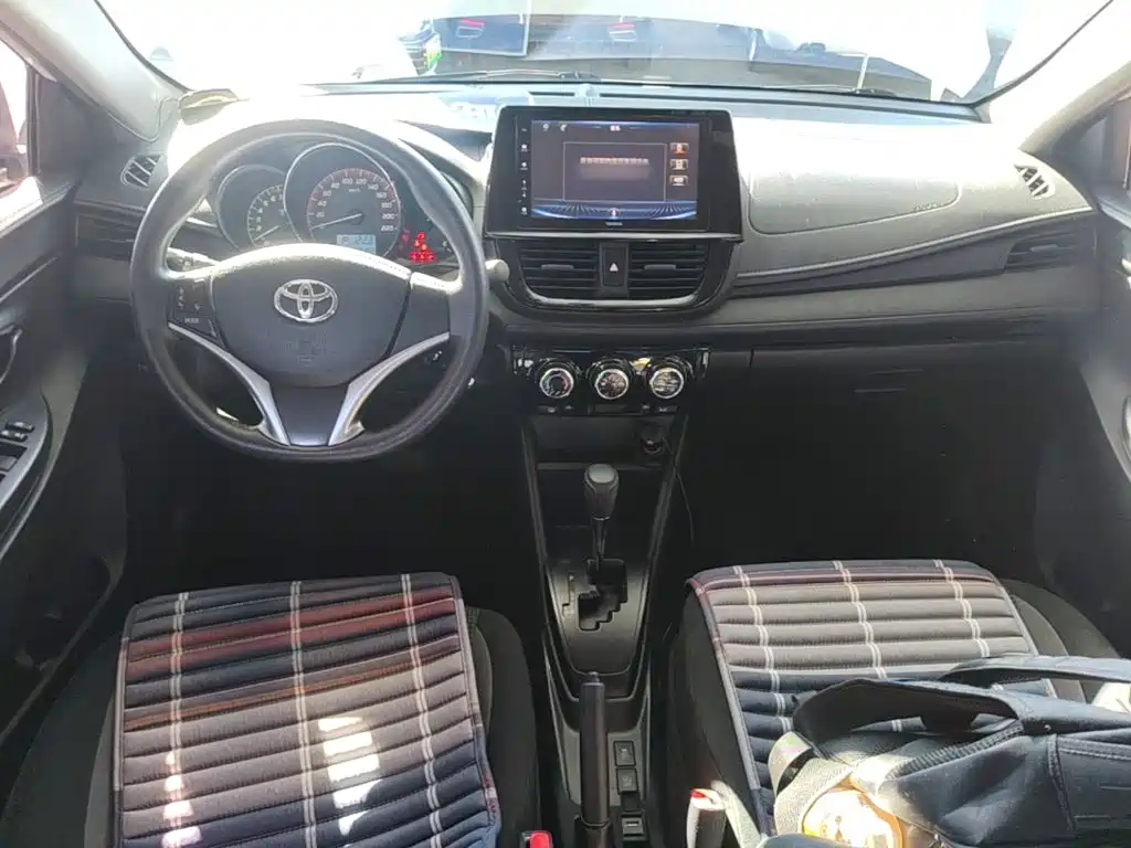 Toyota Vios — фото 10