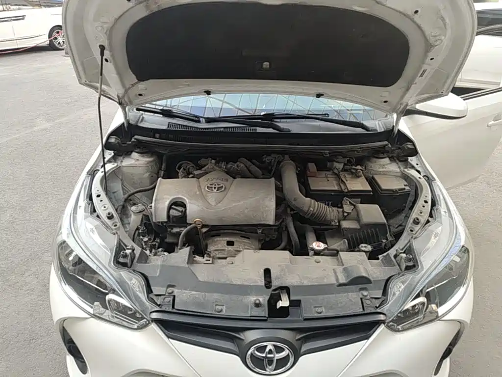 Toyota Yaris L — фото 20