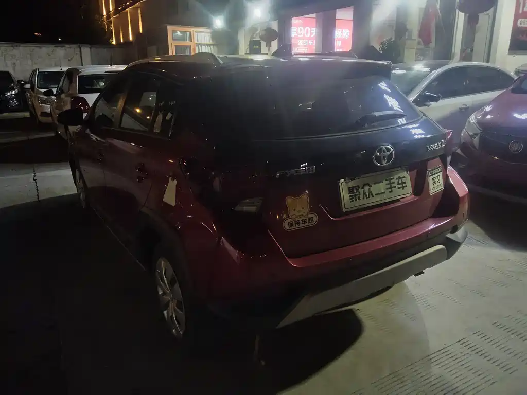 Toyota Yaris L — фото 3