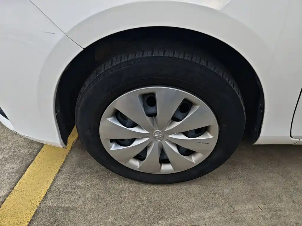 Toyota Yaris L — фото 23