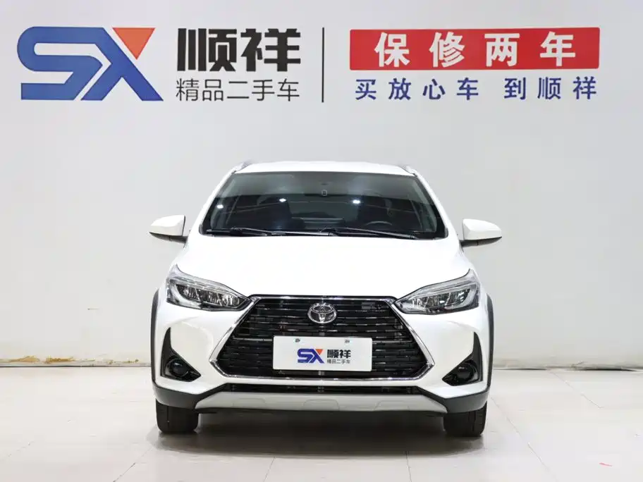 Toyota Yaris L — фото 2