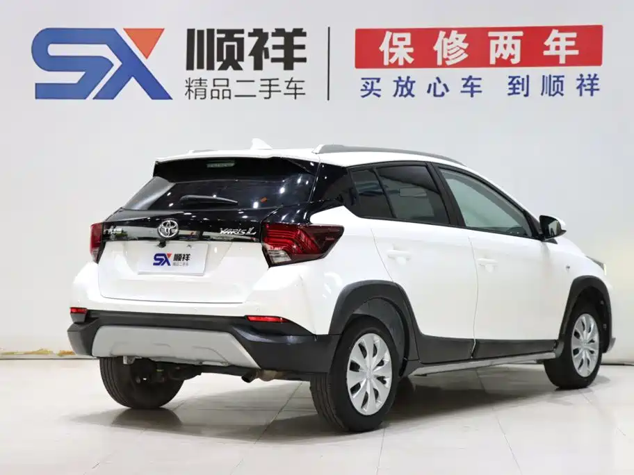 Toyota Yaris L — фото 4