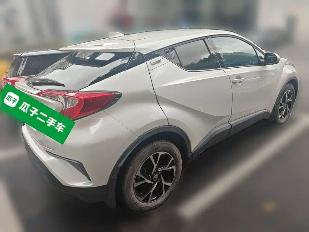 Toyota C-HR — фото 6