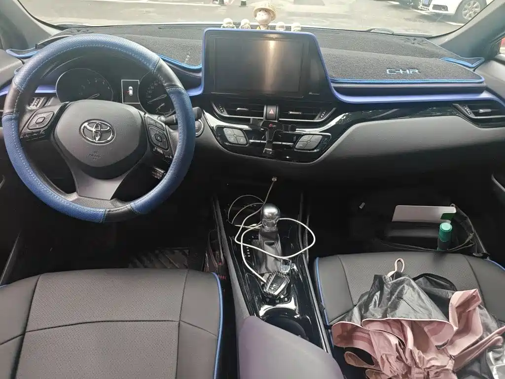 Toyota C-HR — фото 10