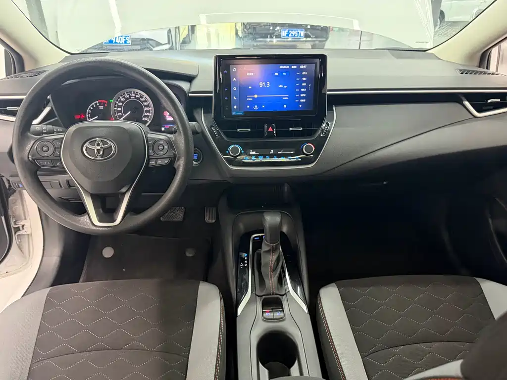 Toyota Corolla — фото 9