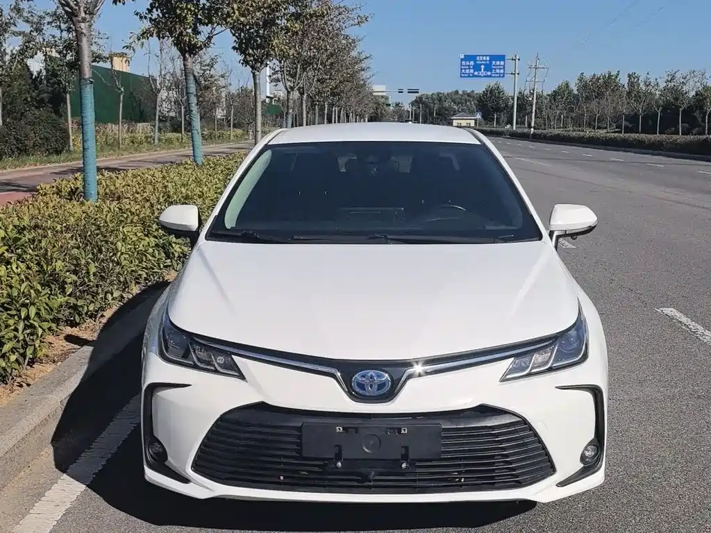 Toyota Corolla — фото 2