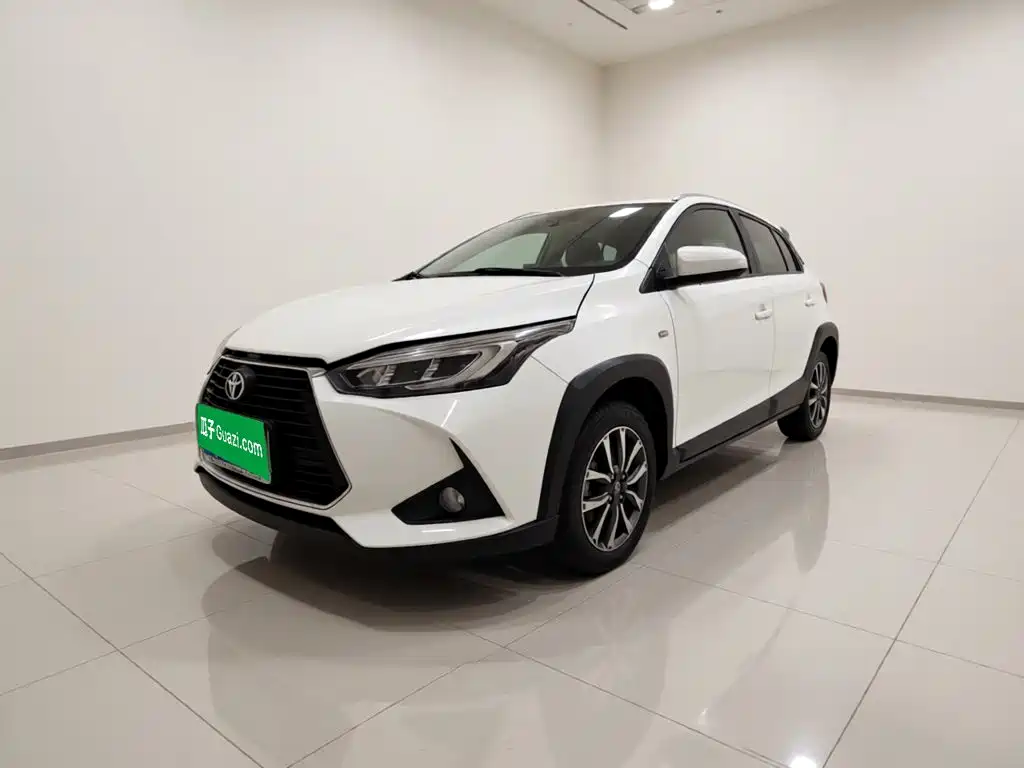 Toyota Yaris L — фото 2