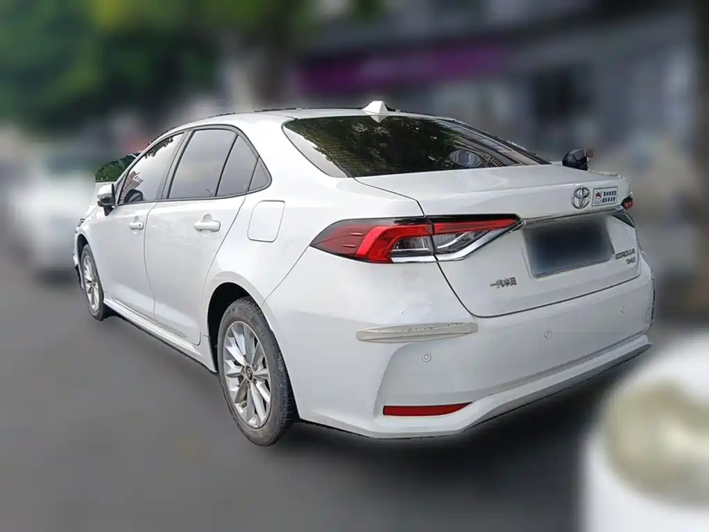 Toyota Corolla — фото 24