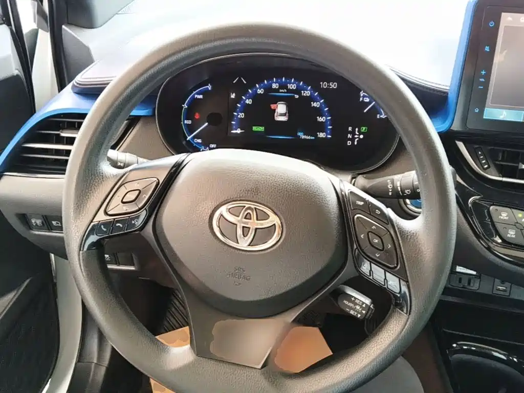Toyota C-HR EV — фото 11