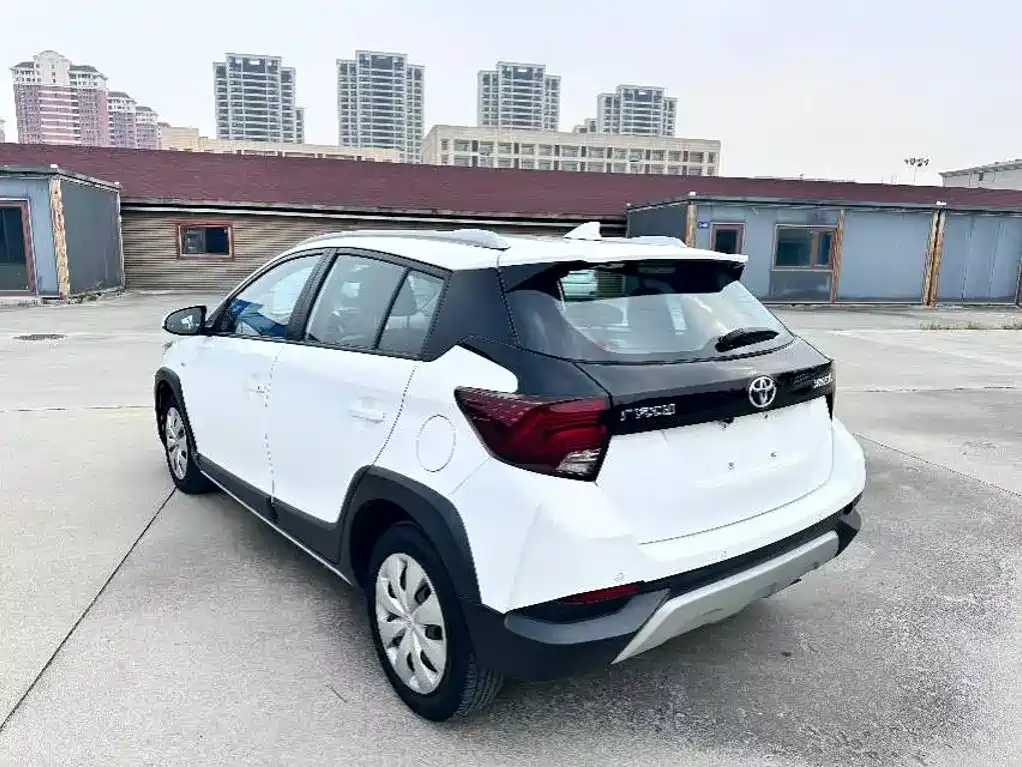 Toyota Yaris L — фото 6