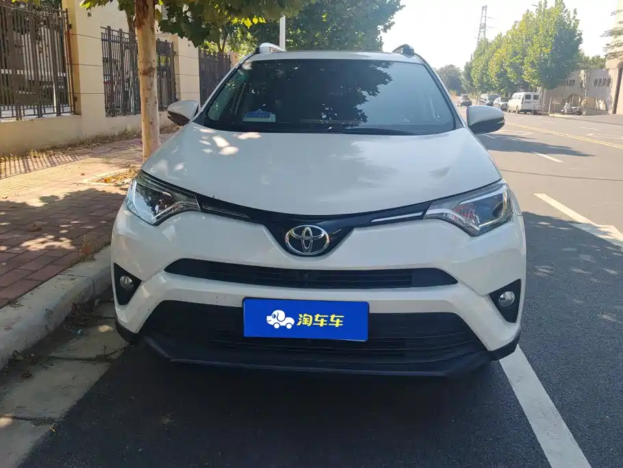 Toyota RAV4 — фото 2