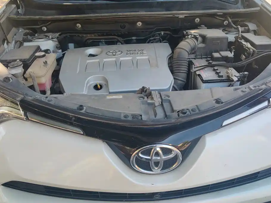 Toyota RAV4 — фото 10
