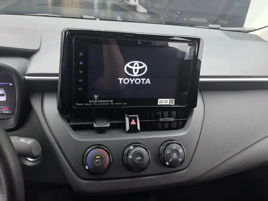 Toyota Corolla — фото 13