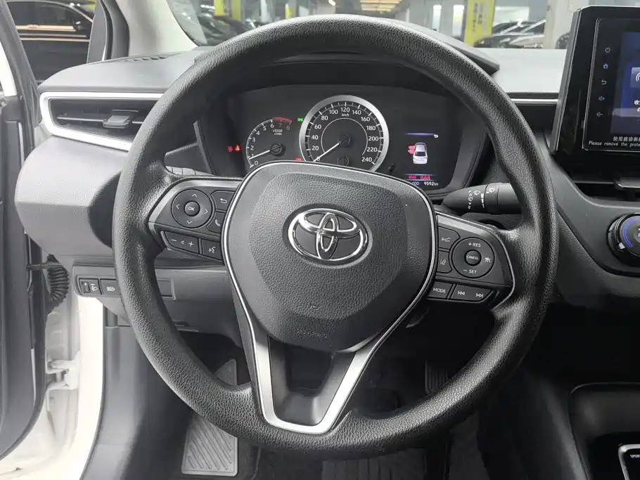 Toyota Corolla — фото 15