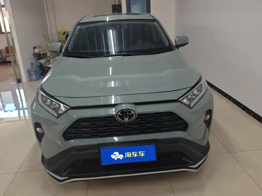Toyota RAV4 — фото 2
