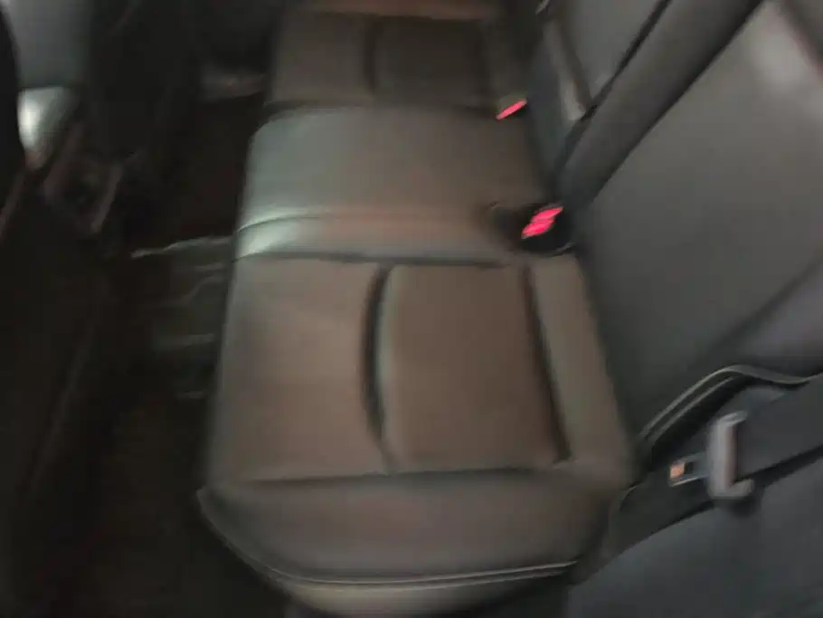Toyota RAV4 — фото 11