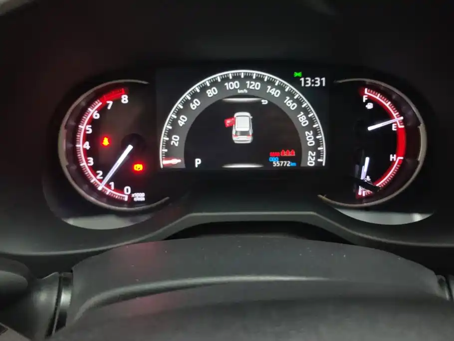 Toyota RAV4 — фото 14